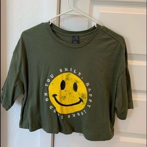 Smiley graphic cropped tee